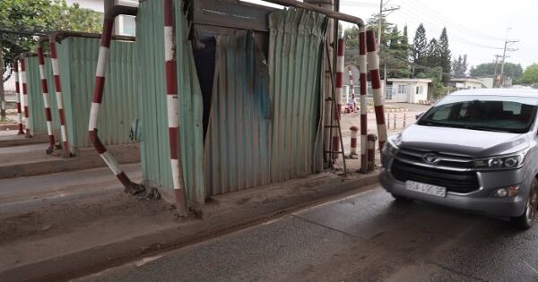 Hiện trạng ba trạm thu phí bỏ hoang, tiềm ẩn nguy hiểm trên quốc lộ 51