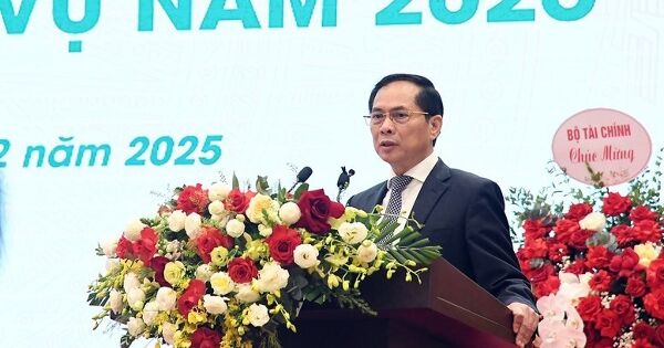 Vinachem thoát lỗ lũy kế, Phó Thủ tướng yêu cầu phải là đơn vị dẫn dắt ngành hóa chất