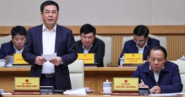 Xuất nhập khẩu Việt Nam có thể chạm 920 tỷ USD, lọt top 15 thế giới