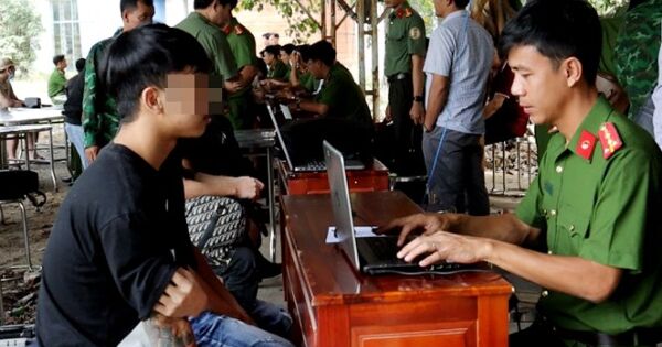 Niềm vui của những người được giải cứu khỏi 'tập đoàn lừa đảo' ở Campuchia