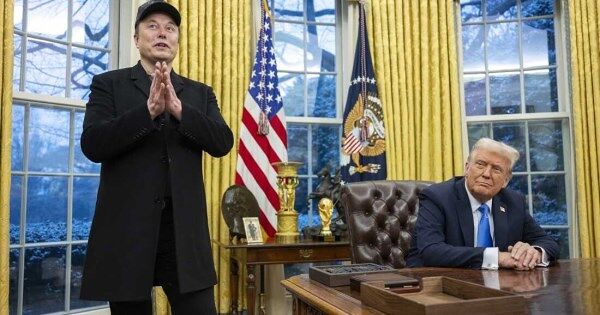 Ông Trump đang cân nhắc phát cho mỗi hộ gia đình Mỹ 5.000 USD, tiền ở đâu ra?