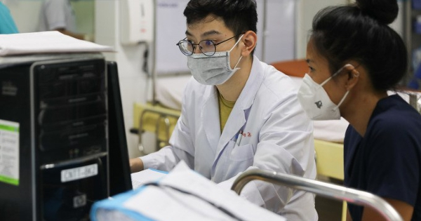 Cúm gia tăng, TP HCM khuyến cáo đeo khẩu trang