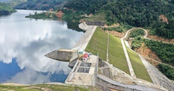 Vĩnh Sơn Sông Hinh muốn đầu tư năng lượng tái tạo trên mặt hồ