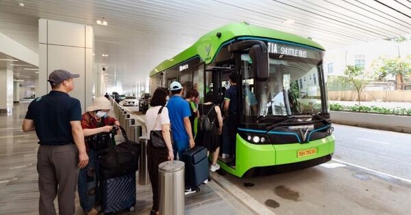 VinBus vận hành tuyến buýt điện độc quyền kết nối ba nhà ga sân bay Tân Sơn Nhất