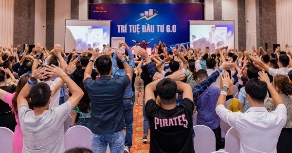 Doanh thu công ty bán khóa học làm giàu tăng vọt nhờ số lượng học viên tăng