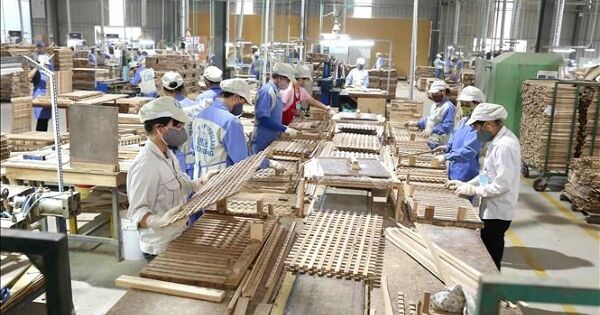 WB dự báo kinh tế Việt Nam tăng trưởng ổn định, tỷ lệ nghèo tiếp tục giảm