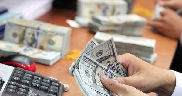 VND tiếp tục mất giá do nhu cầu găm giữ ngoại tệ
