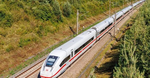 Vinspeed đăng ký đầu tư dự án đường sắt cao tốc Bắc - Nam