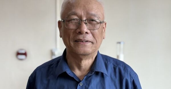 'Nên chuyển nguyên trạng thành phố thuộc tỉnh thành đơn vị hành chính cấp cơ sở'