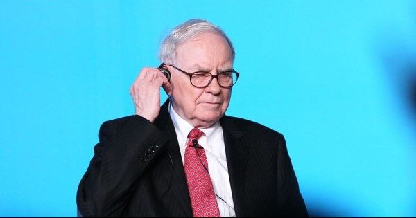 Warren Buffett chuẩn bị nghỉ hưu, ai sẽ gánh vác danh mục cổ phiếu gần 300 tỷ USD của Berkshire?