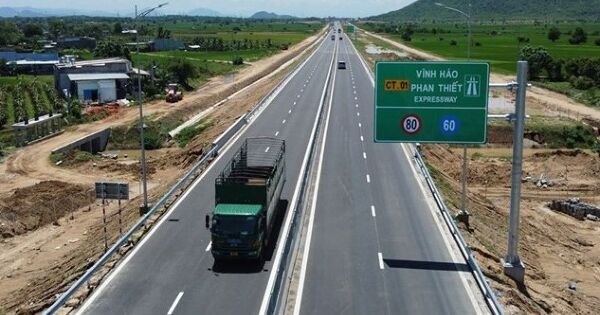 Chuẩn bị thu phí 900 - 1.300 đồng/km với 5 tuyến cao tốc do Nhà nước đầu tư