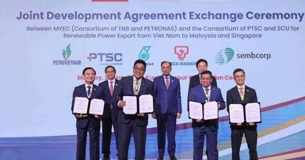 Việt Nam thỏa thuận xuất khẩu điện sạch sang Malaysia và Singapore