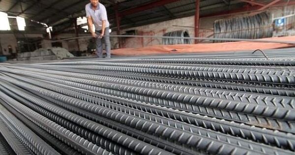 Giá thép tại Trung Quốc chạm đáy 8 năm