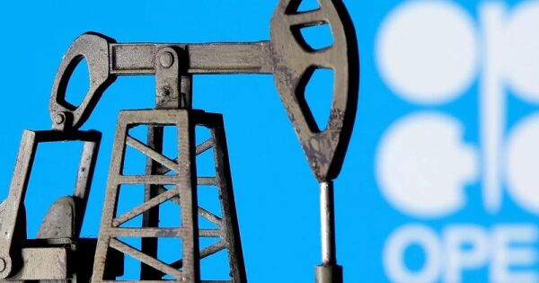 Giá dầu đứng trước ngã rẽ khi OPEC+ họp bàn kế hoạch tăng sản lượng