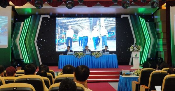 [LIVE] ĐHĐCĐ PV Gas: Chia cổ tức tiền mặt 21%, lãi 5.900 tỷ sau 5 tháng