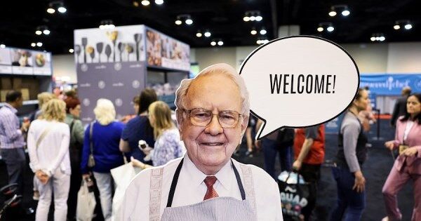 Núi tiền mặt của Warren Buffett chưa ngừng tăng, chạm mốc kỷ lục mới 347,7 tỷ USD