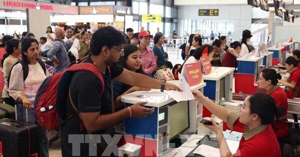 Dịp lễ 30/4 - 1/5: Vận chuyển hàng không bứt phá hai con số