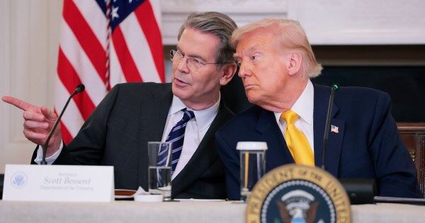 Nhóm ông Trump đặt mục tiêu giảm hơn một nửa thuế quan Mỹ - Trung ngay từ tuần sau