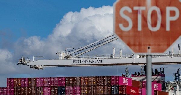 Tác động không tưởng của thuế quan: Nhập khẩu của Mỹ giảm đã đành, xuất khẩu cũng lao dốc theo