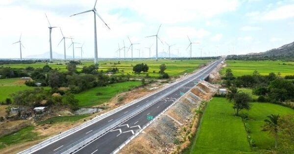 Đề xuất lập hai trung tâm năng lượng tái tạo liên vùng
