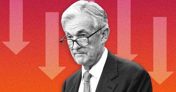 Sau ông Trump, thêm một nhân vật quyền lực khác giục Fed hạ lãi suất