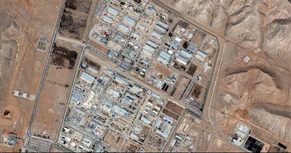 Cơ sở hạt nhân Isfahan của Iran bị hư hại, Nga và Azerbaijan lo lắng kiểm tra mức độ phóng xạ