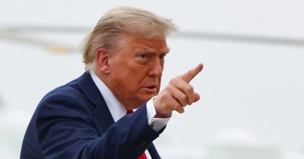 Ông Trump sẽ đưa ra quyết định tấn công Iran trong hai tuần tới