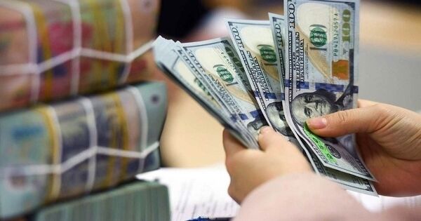 Vì sao VND mất giá bất chấp đồng USD suy yếu trên diện rộng?