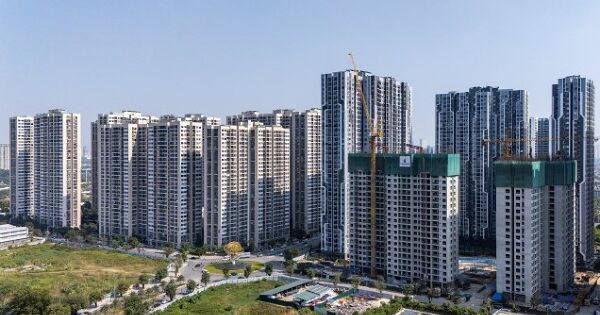 Mắc kẹt vì giấc mơ 'an cư lạc nghiệp'