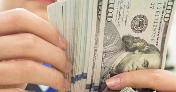 USD nổi lên như đồng tiền tài trợ 'carry-trade' mới, vượt qua JPY và EUR?