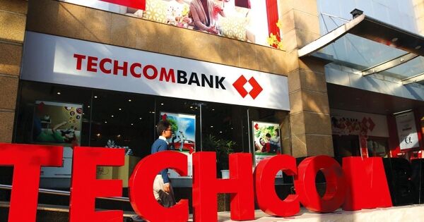Techcombank miễn nhiệm một Phó Tổng Giám đốc sau 15 năm làm việc