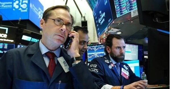 Khối ngoại bán ròng phiên VN-Index vượt 1.370 điểm