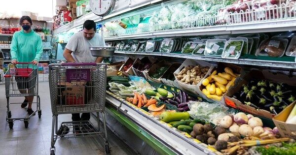 Thước đo lạm phát ưa thích của Fed tăng vượt dự báo trong tháng 5, thêm cách xa mục tiêu 2%