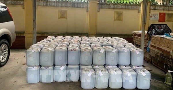 Hà Nội buộc tiêu hủy hơn 2.600 lít nước mắm không rõ nguồn gốc