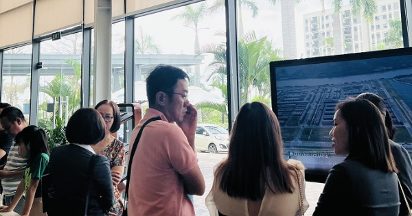 Người mua nhà ở thực loay hoay giữa làn sóng tăng giá
