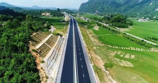 Vingroup - Techtra ký hợp đồng BOT cao tốc Gia Nghĩa – Chơn Thành gần 20.000 tỷ đồng