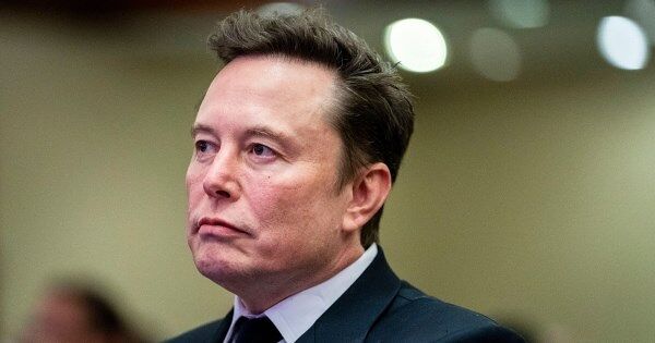 Elon Musk quay lưng, chỉ trích dự luật thuế của ông Trump là 'thứ ghê tởm'