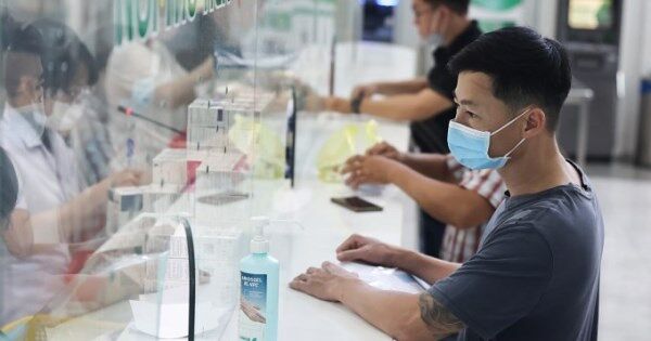 Nhiều nhà thuốc TP HCM bán hàng không rõ nguồn gốc
