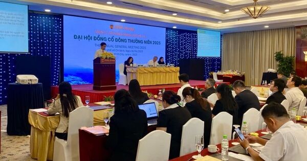 [Live] ĐHĐCĐ HAGL: Bầu Đức 'đau thật sự' khi mang tiếng vì nợ, kỳ vọng năm nay BCTC sẽ 'đẹp'