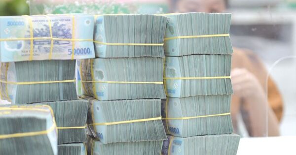 Thu ngân sách Nhà nước vượt 1,1 triệu tỷ đồng sau 5 tháng, bội thu 305.800 tỷ đồng