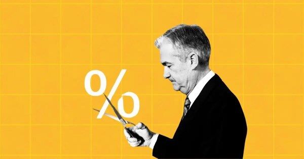 Ông Trump thúc ép Fed giảm mạnh lãi suất 100 bps