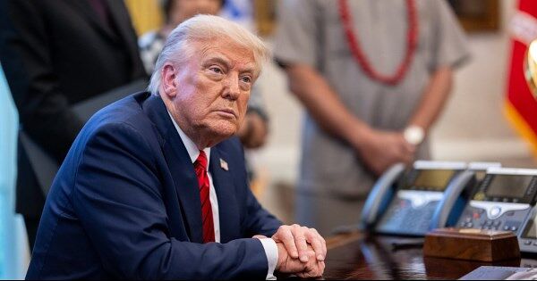 Ông Trump thông báo sẽ áp thuế 30% lên EU và Mexico từ ngày 1/8