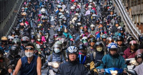 Cách những thủ phủ xe máy trên thế giới hạn chế xe xăng