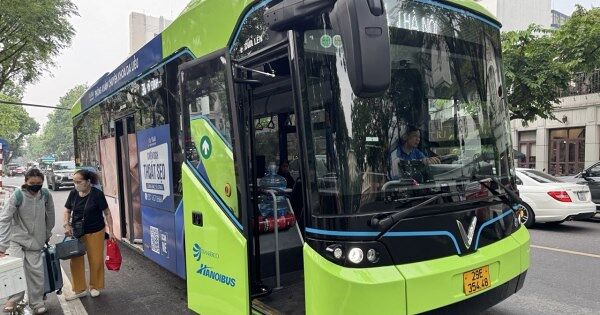 Hà Nội sẽ có loạt xe buýt điện cỡ nhỏ tiếp cận ngõ sâu và các điểm đổi xe xăng - điện ngoài Vành đai 1
