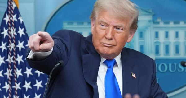 Siêu dự luật thuế của ông Trump qua cửa Thượng viện, chờ Hạ viện bỏ phiếu lại