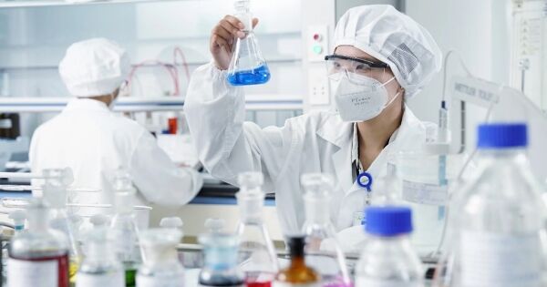 Công ty chuyên sản xuất thuốc kháng sinh báo lãi nửa năm tăng hơn 30%
