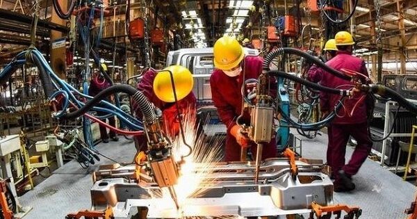 ADB hạ dự báo tăng trưởng GDP Việt Nam 2025