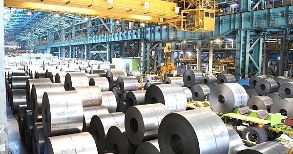 Dư cung thép toàn cầu nhưng không quốc gia nào chịu giảm sản lượng