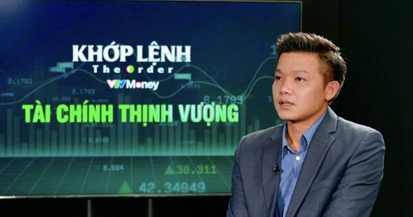 Tỷ trọng tiền cao giữa uptrend: Nên đứng ngoài hay nhập cuộc?