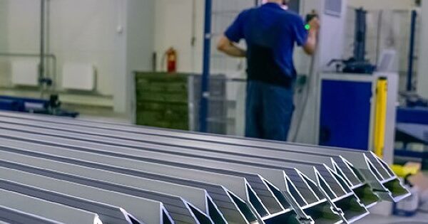 Canada xem xét hỗ trợ các nhà sản xuất nhôm nếu Mỹ duy trì thuế quan 50%